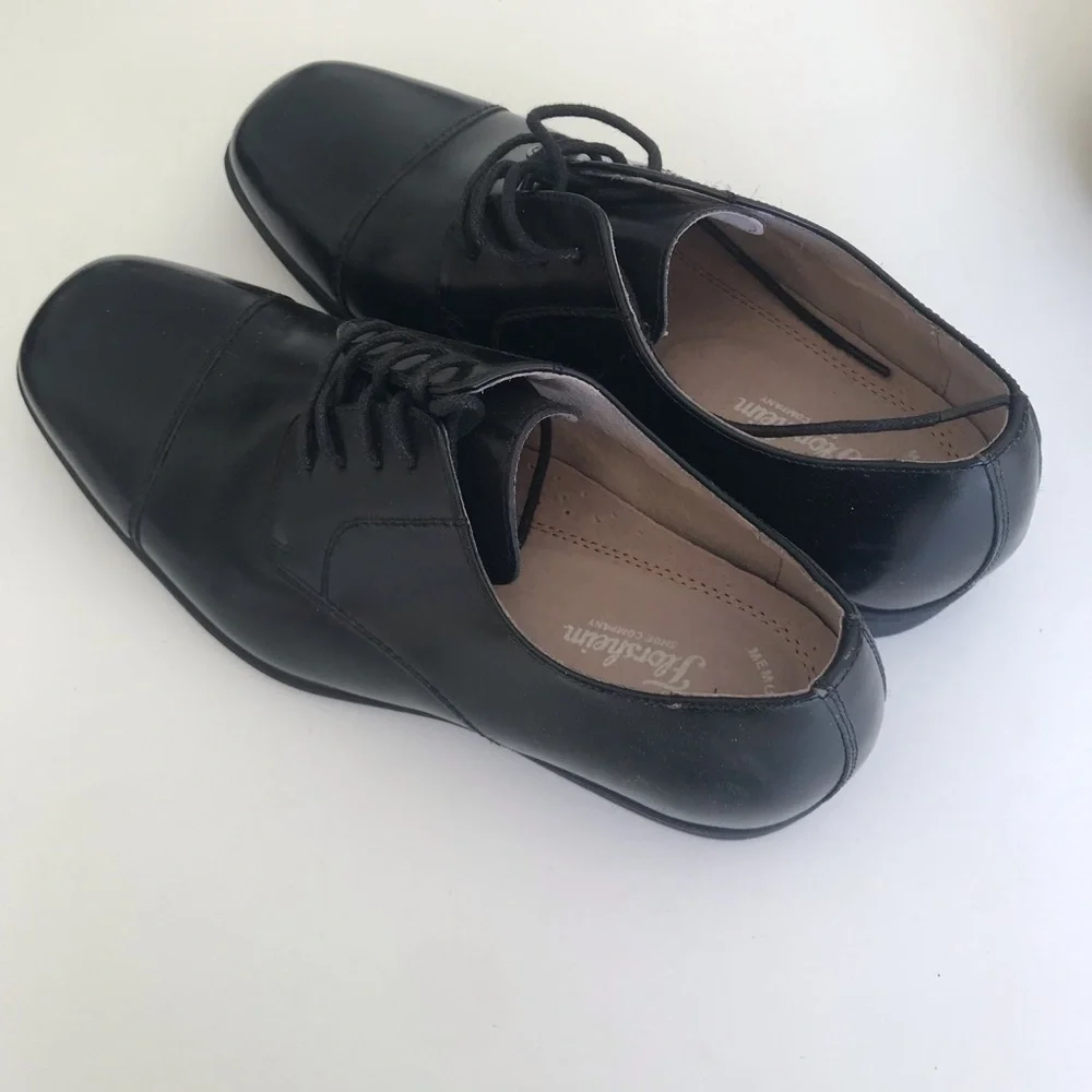 Florsheim black lace up memory foam dress shoes kids size 7